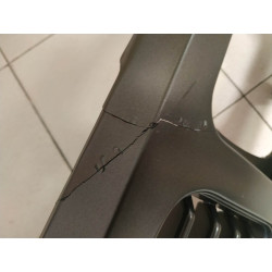 PARRILLA REJILLA NISSAN PATROL 260 DEFECTUOSA. PZ2535