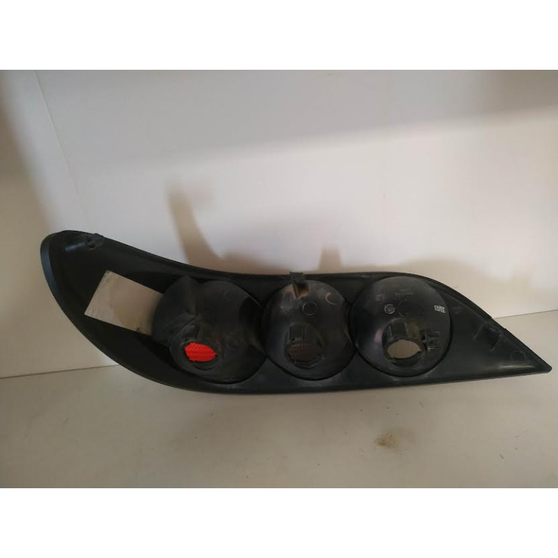 PILOTO TRASERO DERECHO USADO SMART ROADSTER. PZ4825