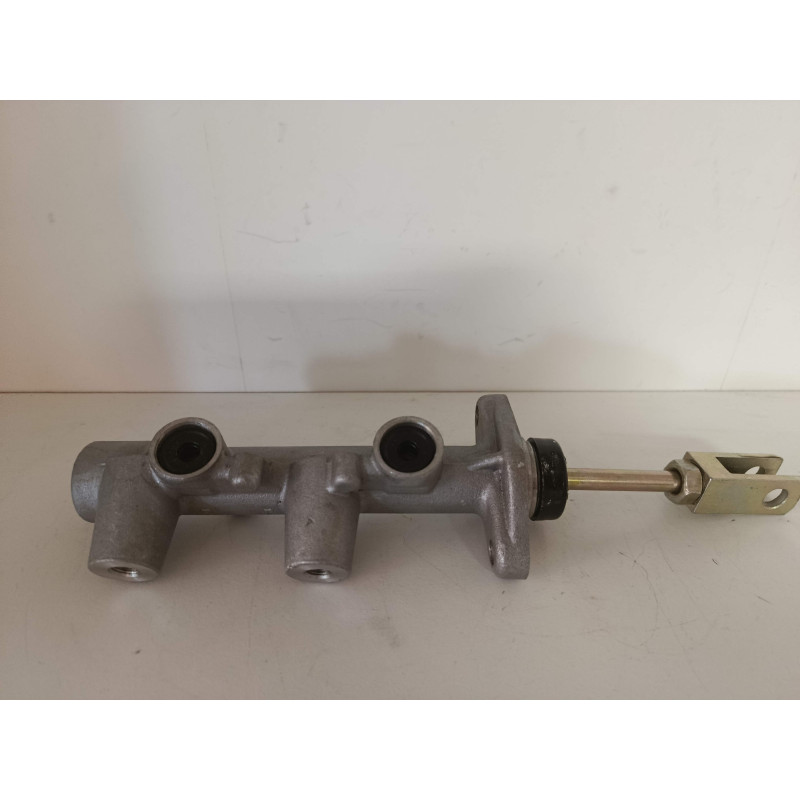 BOMBA FRENO SUZUKI SAMURAI Y SANTANA SJ410.Ref: SSF1B